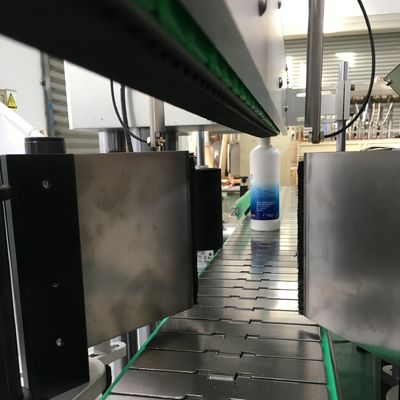 Npack PLC Kontrol Otomatik Çember ve Kare Plastik Şişeler için İki Taraflı Etiketleme Makinesi
